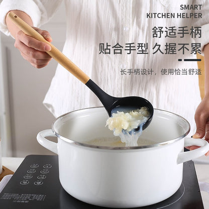 Wooden Handle Kitchenware 12 Piece Set FDA Silicone Non-stick Cooking Shovel Spoon Baking Suit With Storage Barrel